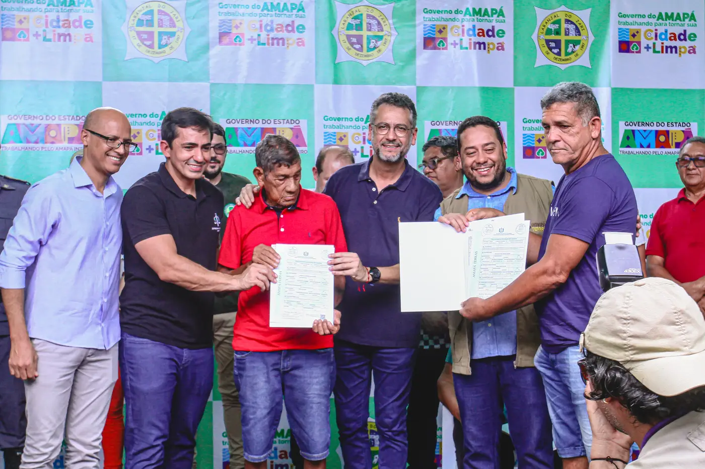 Entrega e Assinatura de Títulos e Editais na Sede Rurap em Laranjal do Jari