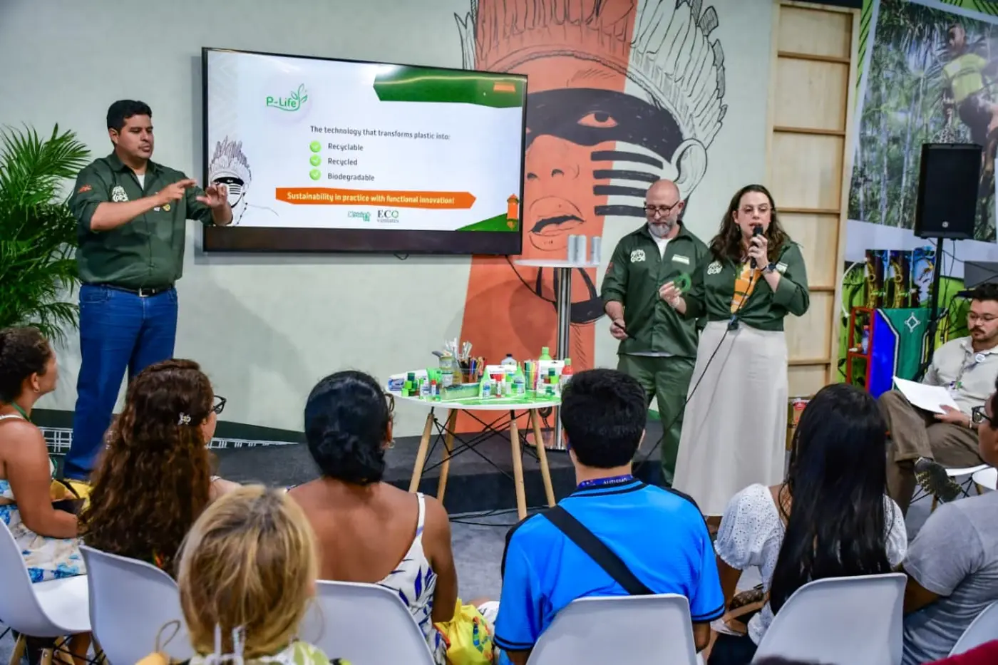 Amapá na COP30 - Painel In English P-Life Redefining the answer to plastic waste Painelista Bruna Foster