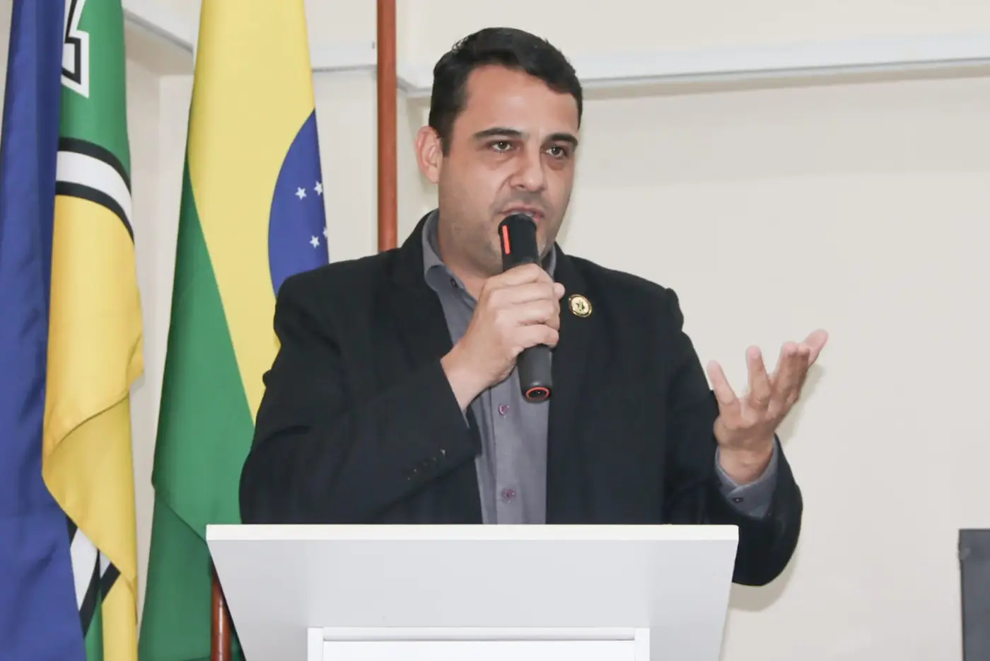Adriano Monteiro