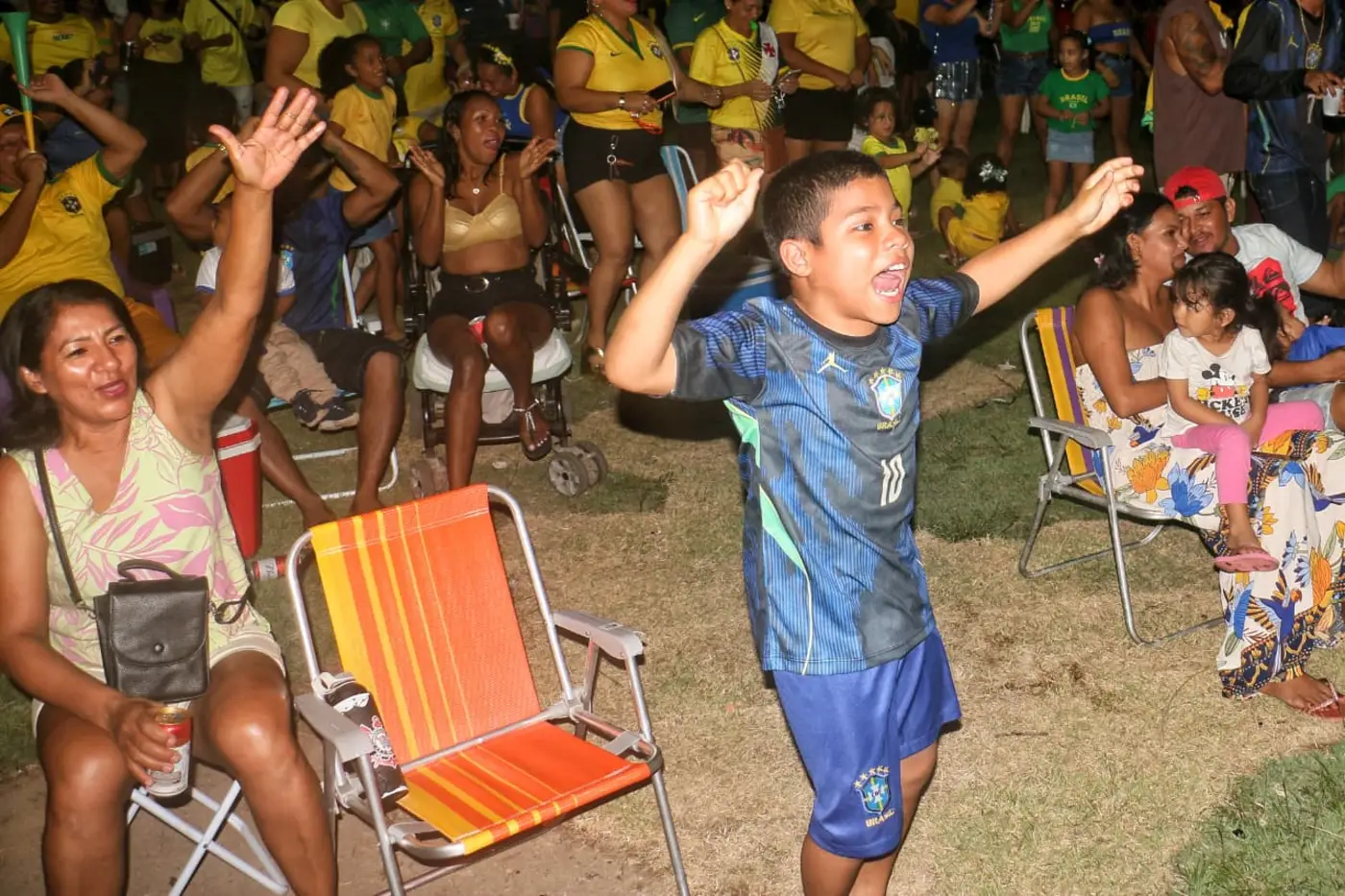 Telões em Habitacionais de Macapá para Transmissão do Segundo Jogo do Brasil na Copa
