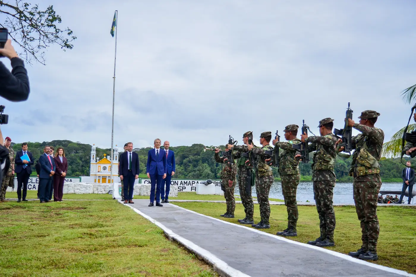 Cobertura de Visita Diplomática do Ministro Francês Jean Noël Barrot em Oiapoque