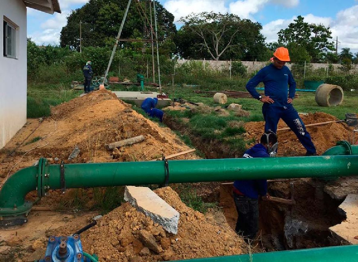 Equipes da Caesa e da Direcional Engenharia trabalham para resolver o problema da falta de água no Conjunto Macapaba