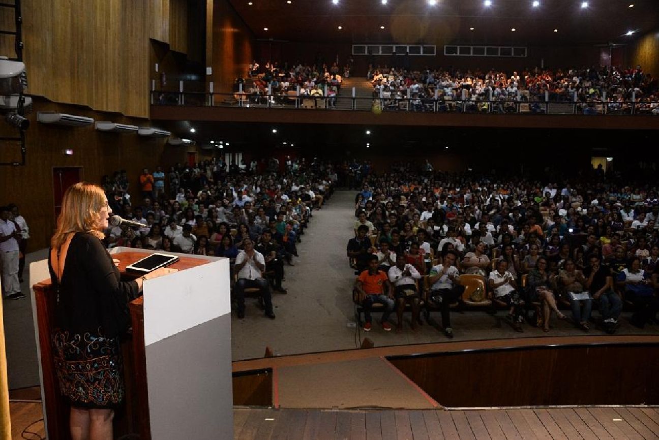 A aula inaugural contou com uma programação especial com palestra motivacional, apresentação cultural e entrega simbólica do uniforme e kit de material do aluno.
