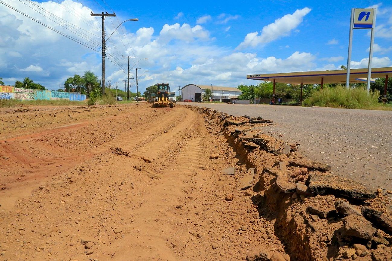 A chegada do verão favoreceu o início desta nova etapa, na qual estão sendo realizados os serviços de terraplanagem.