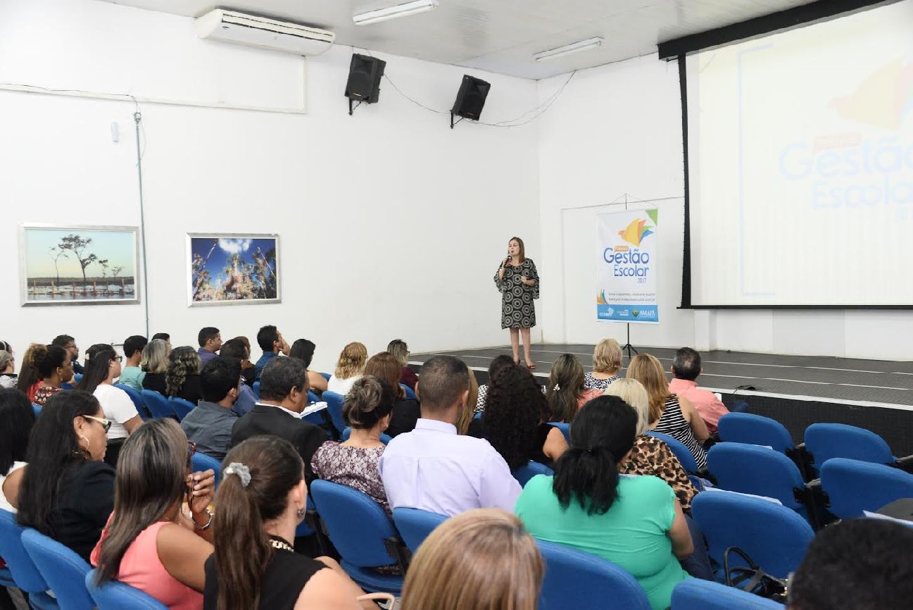 Goreth Sousa reforçou que a boa gestão escolar se faz com parceria e dedicação.