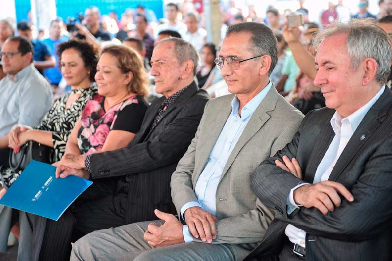 Governador Waldez Góes participou da solenidade de inauguração da sede do mais tradicional bloco de carnaval do Amapá