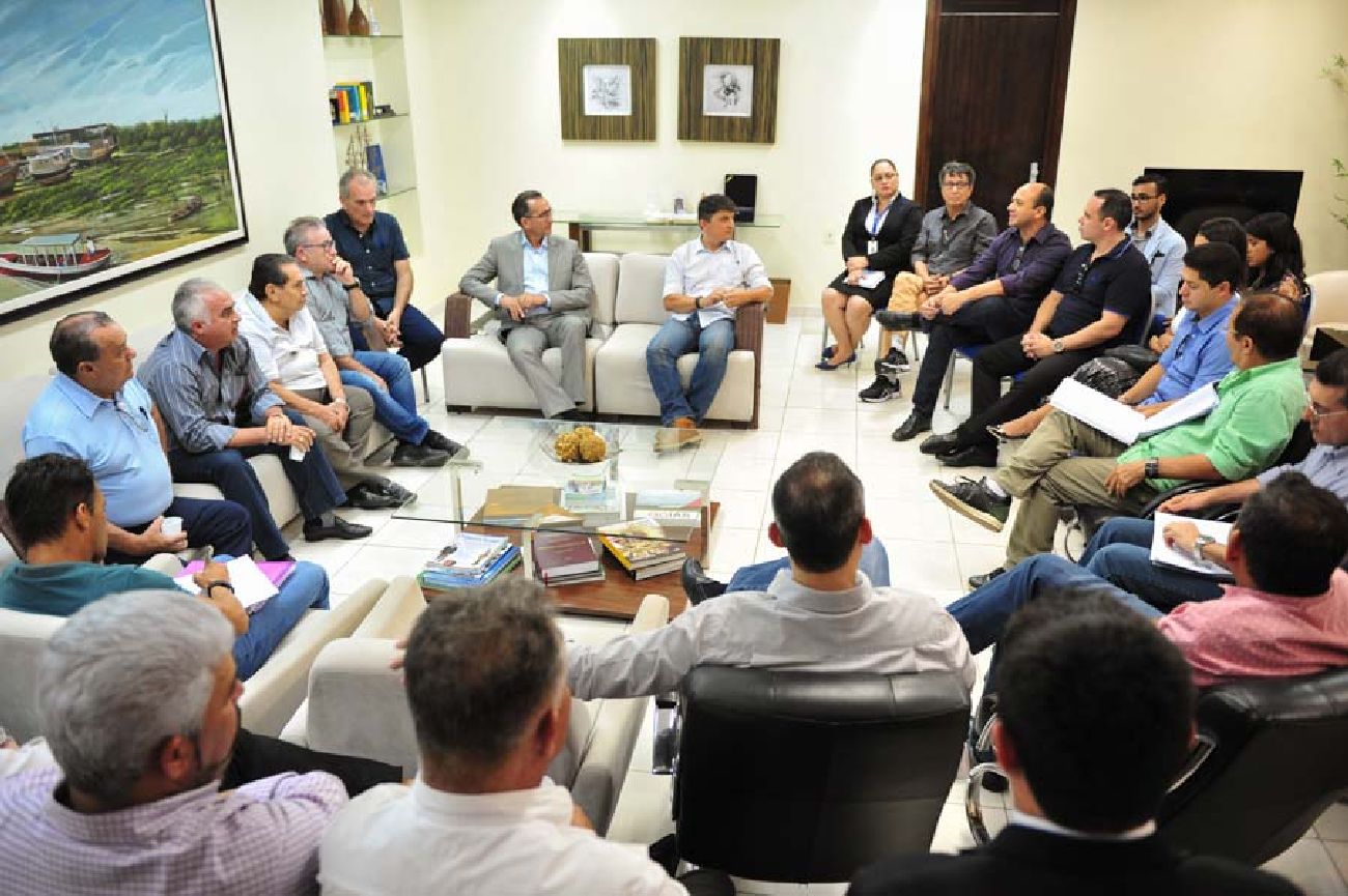 Durante o encontro, Waldez Góes destacou a importância de estreitar relações com os empreendedores