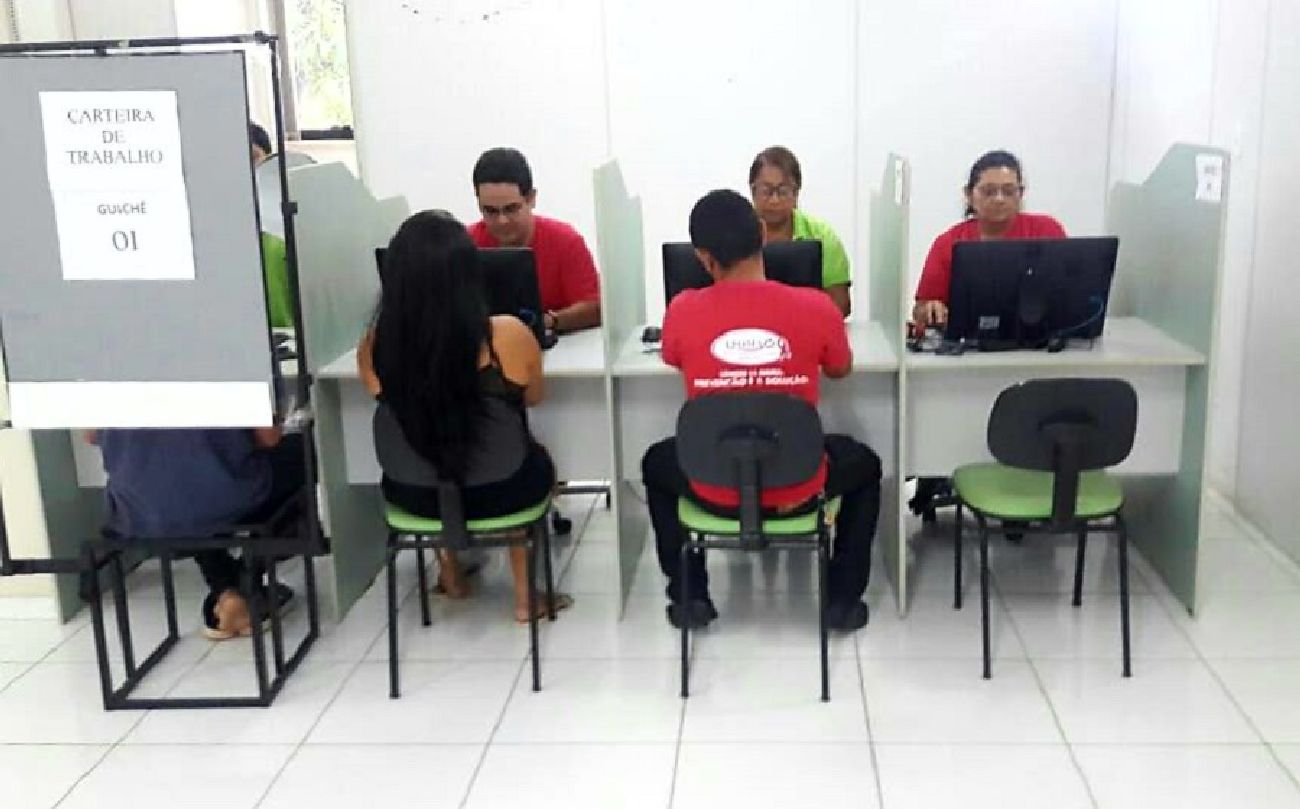 O atendimento ao público é realizado de segunda à sexta-feira, de 8h às 18h.