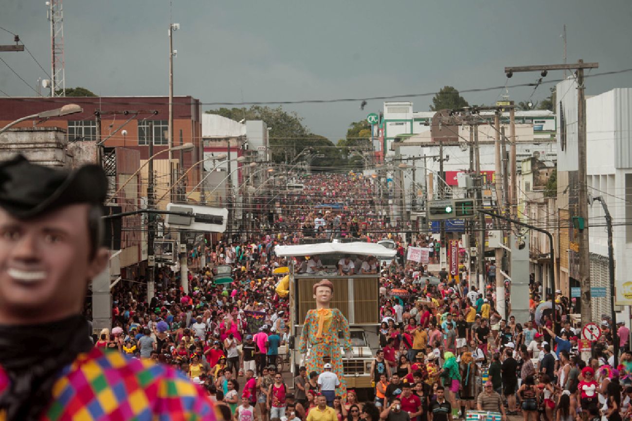 Milhares de pessoas acompanharam o percurso do bloco, pelas ruas e avenidas de Macapá. Tradição de 52 anos