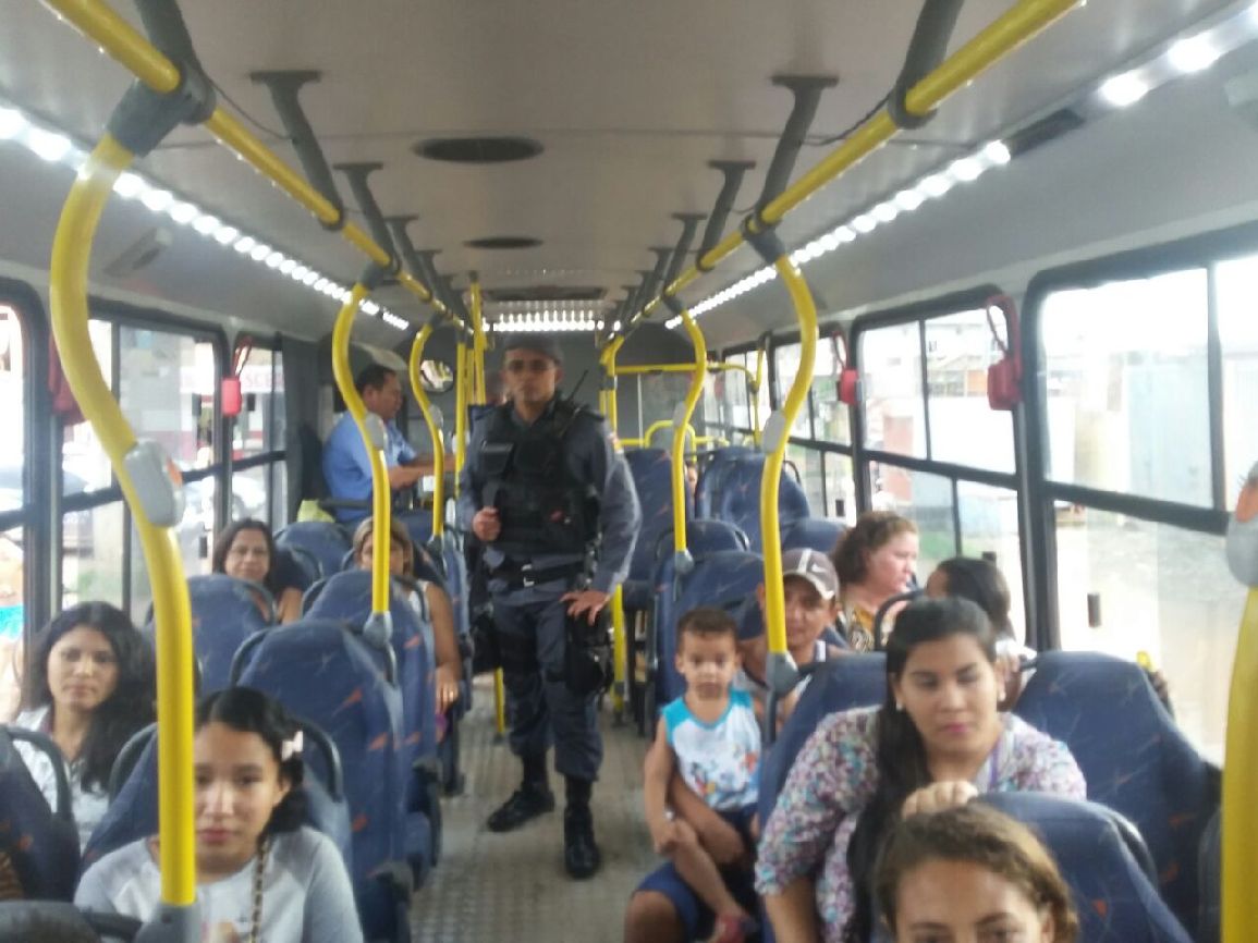 Nos coletivos, a Operação Ônibus Seguro fizeram as ocorrências no Araxá caírem a zero