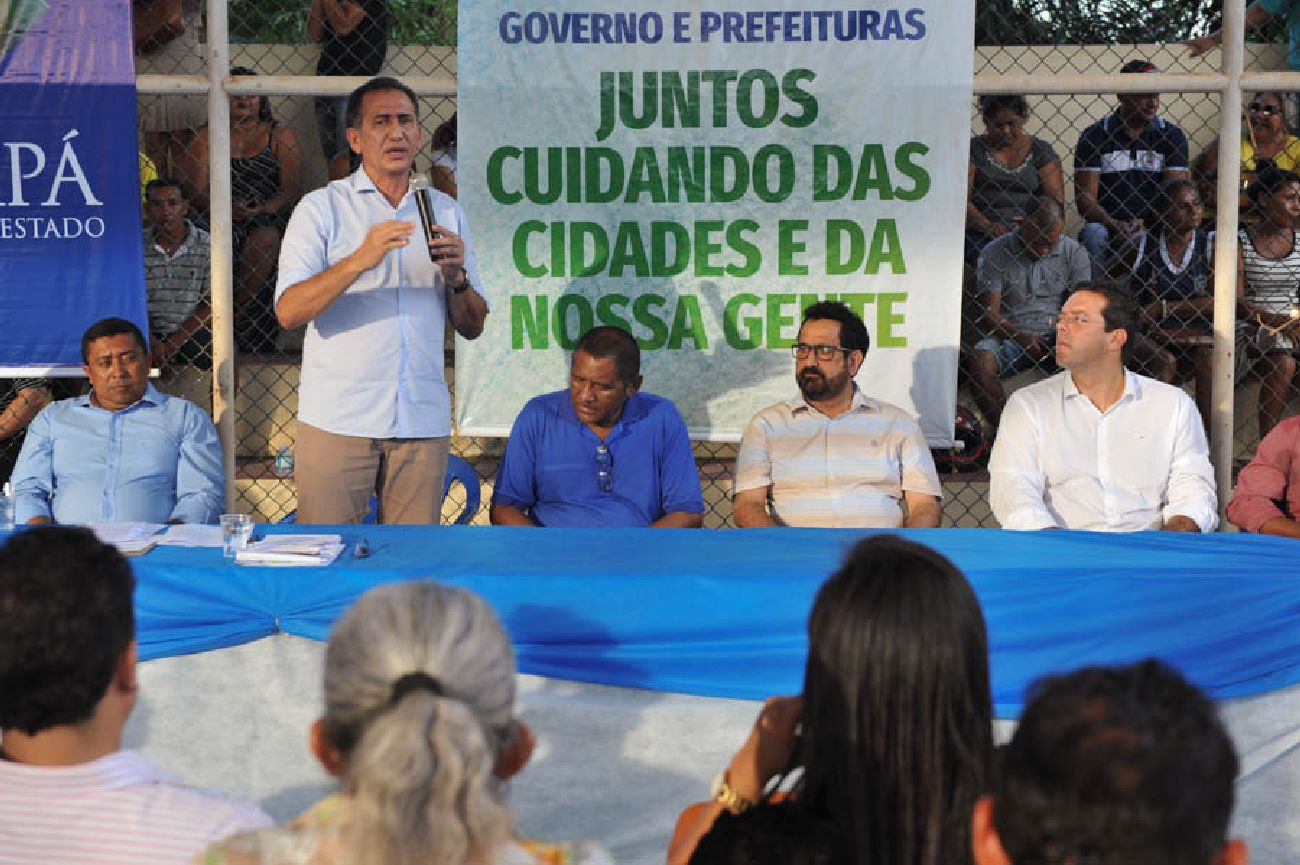 O Governo do Amapá fez ainda a entrega de aparelhos para o prédio do Rurap – uma geladeira, um fogão, uma máquina fotográfica profissional, além de uma moto que será utilizada para percorrer as localidades do município.