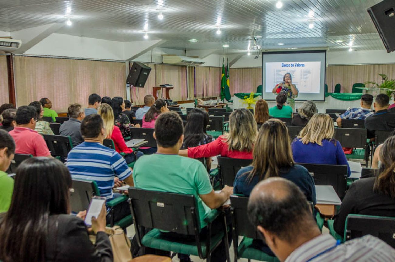 Diversos módulos são ministrados, tendo em vista os atendimentos ofertados pelo Super Fácil ao cidadão.