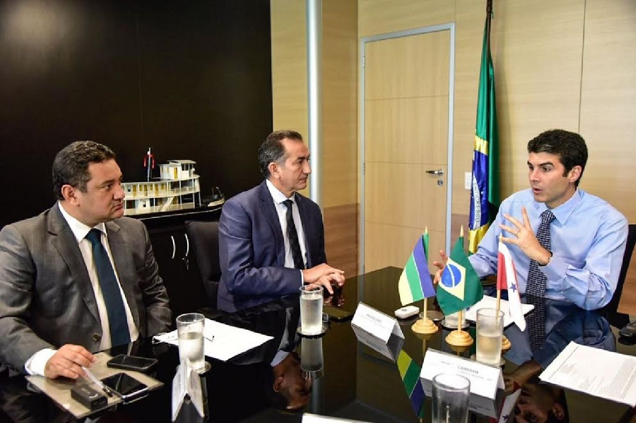 O ministro da Integração, Hélder Barbalho, ficou de desmembrar a parte da urbanização, das unidades habitacionais contidas no projeto.