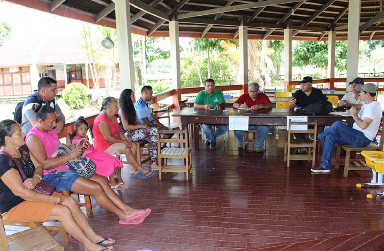 Representantes do governo visitaram as comunidades e discutiram ações para fortalecer o setor primário
