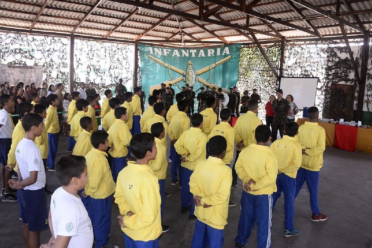 Programa durou seis meses e atendeu 80 alunos da rede estadual com diversas atividades