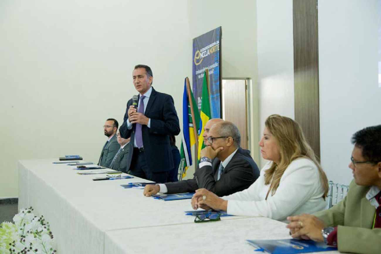 Waldez Góes enfatizou as medidas adotadas pelo governo do Estado para garantir transparência e controle dos gastos públicos