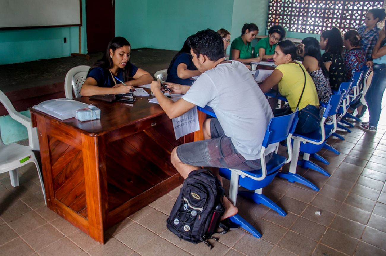 Os estudantes têm acesso de forma gratuita à 48 passagens no transporte público urbano e interurbano para deslocamento de sua residência até a instituição de ensino em que está matriculado.