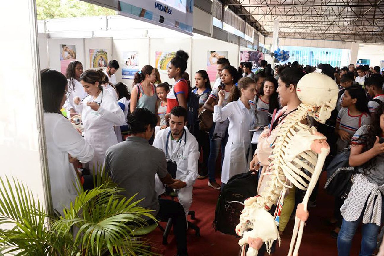 Estudantes tiveram a oportunidade de conhecer as profissões e escolher a carreira que devem seguir