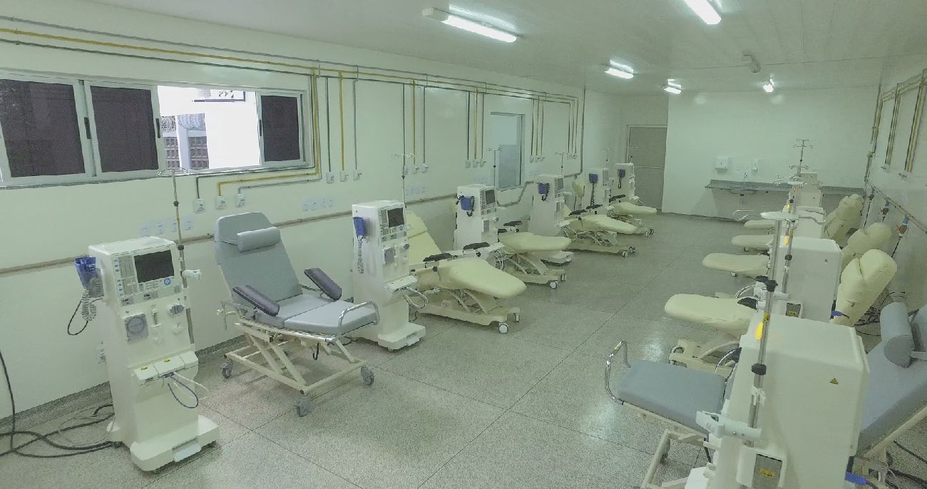 A clínica está equipada com 14 máquinas de hemodiálise de última geração.