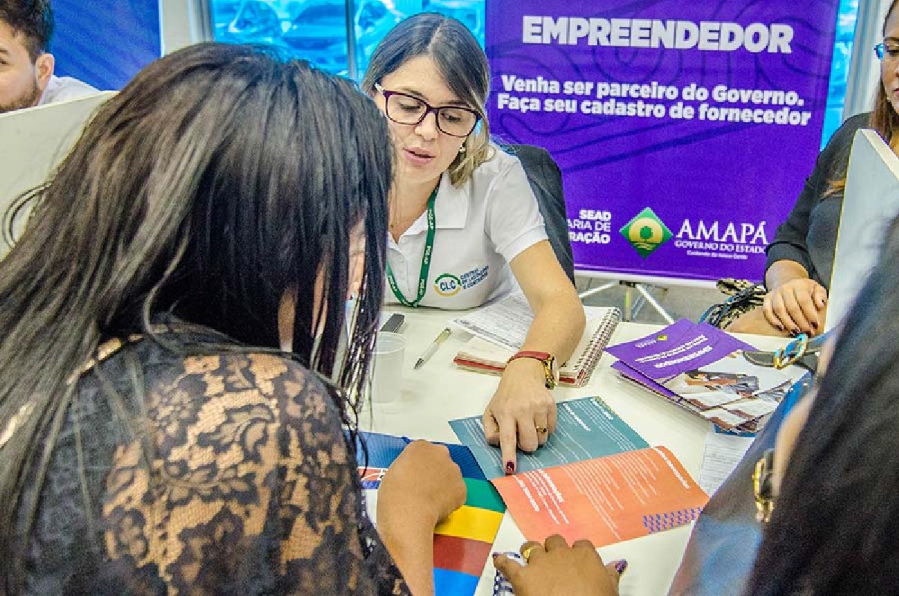 Empreendedores receberam orientações sobre o processo de compras do governo e puderam fazer o pré-cadastro na Central de Licitações