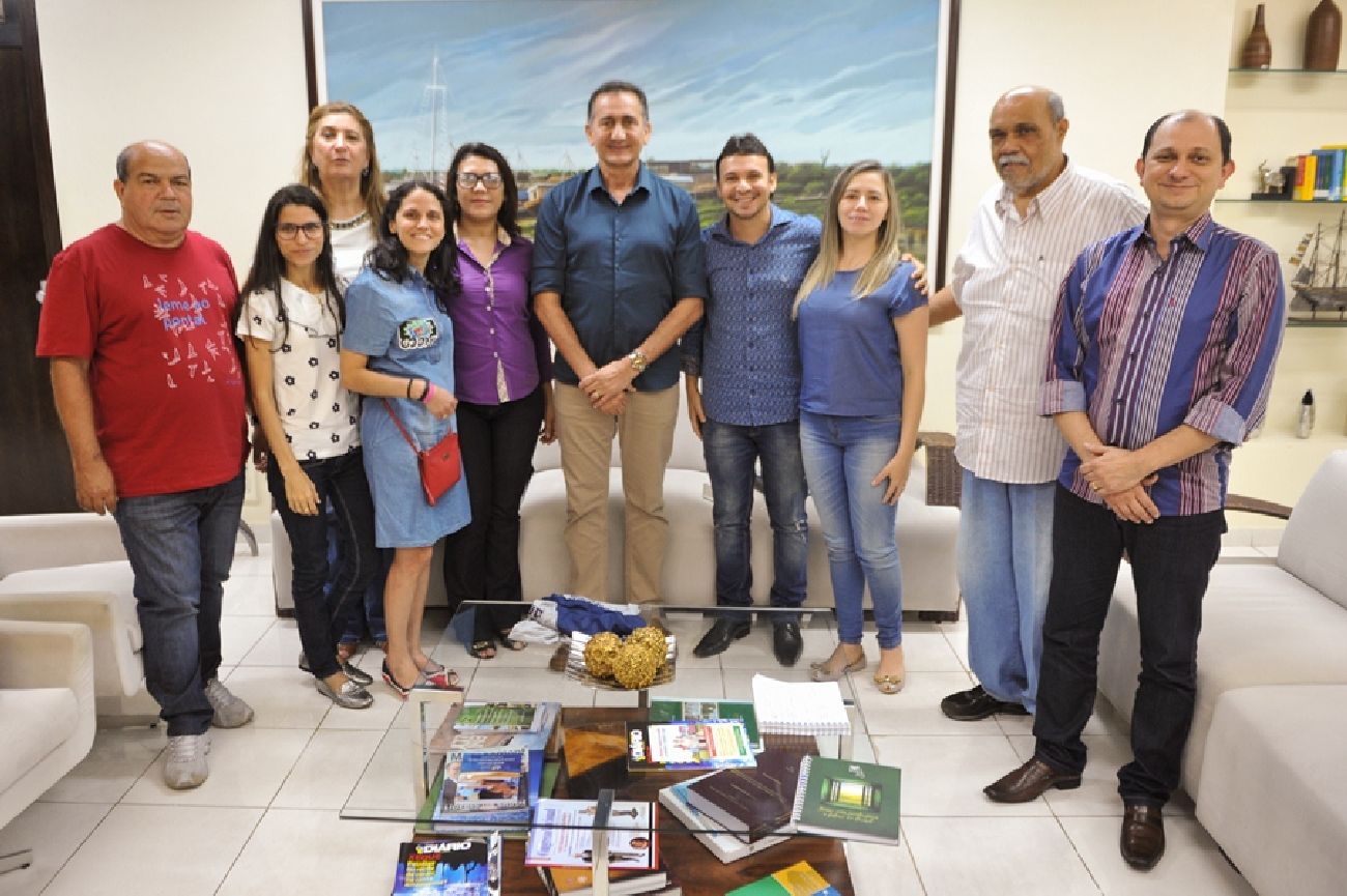 Coordenadores da mocidade jovem da Assembleia de Deus de Santana foram recebidos pelo governador Waldez Góes