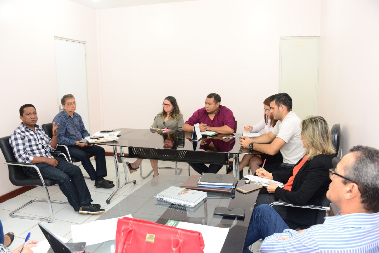 Assunto foi discutido entre os representantes da Seed e do Sinsepeap