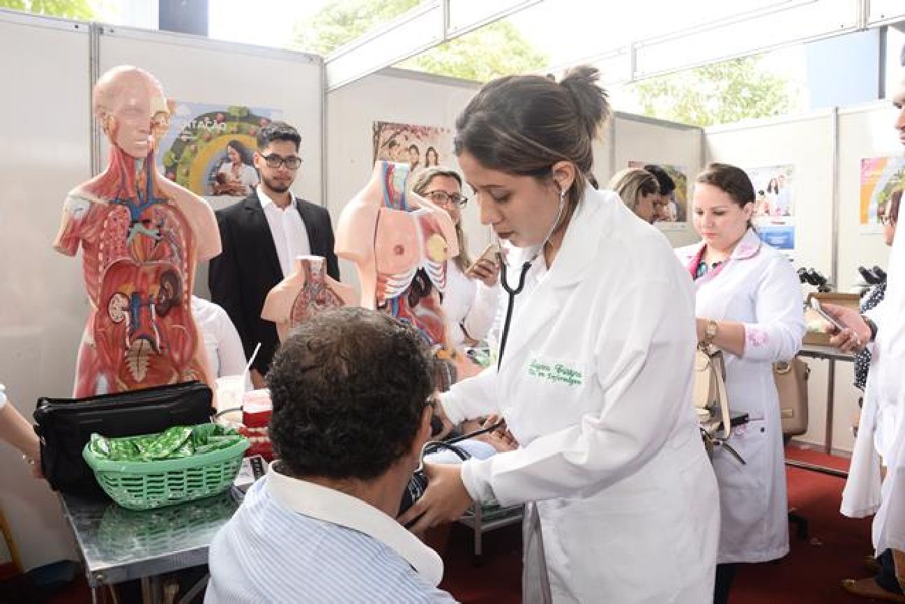 Além da oportunidade de qualificação, os jovens vão receber bolsa para custear as despesas com alimentação e transporte