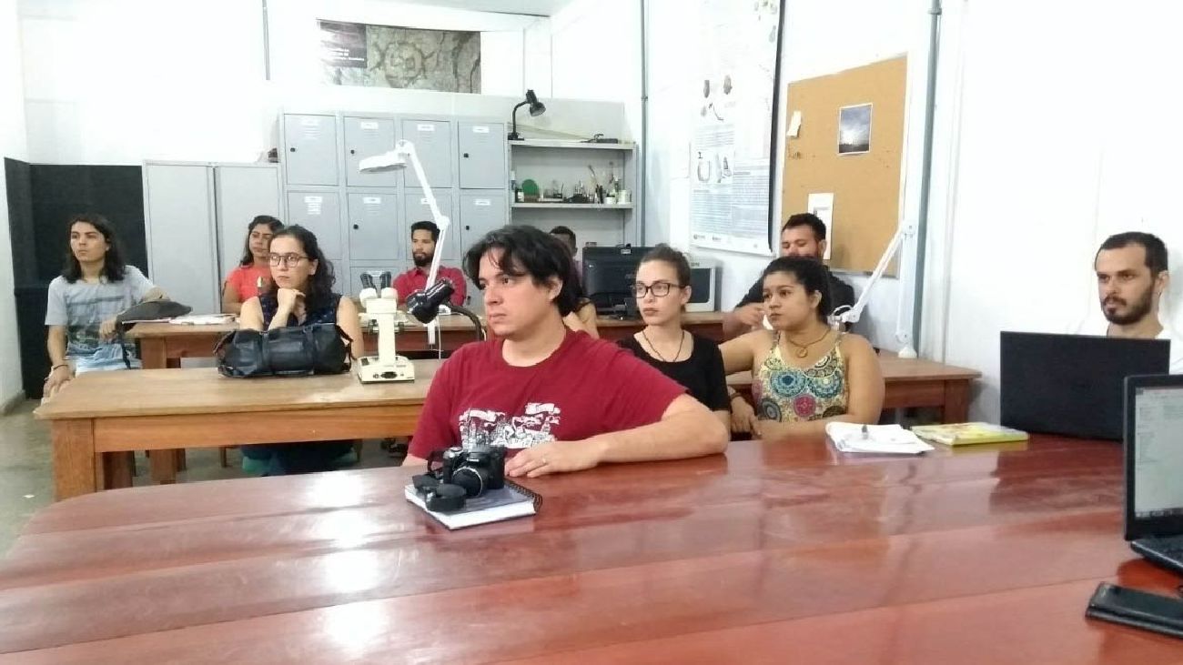 A duração da bolsa é de 12 meses, com possibilidade de renovação por igual período. O valor das bolsas variam de R$ 400,00 a R$ 2 mil.