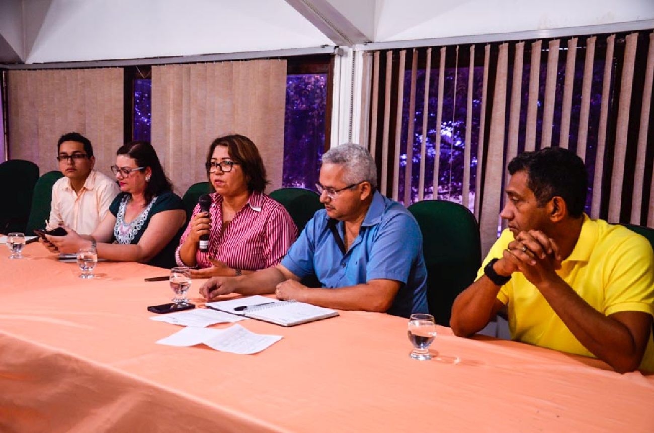 Compuseram a mesa temática representantes da Fapeap, SDR, Pescap, IEF e Unifap