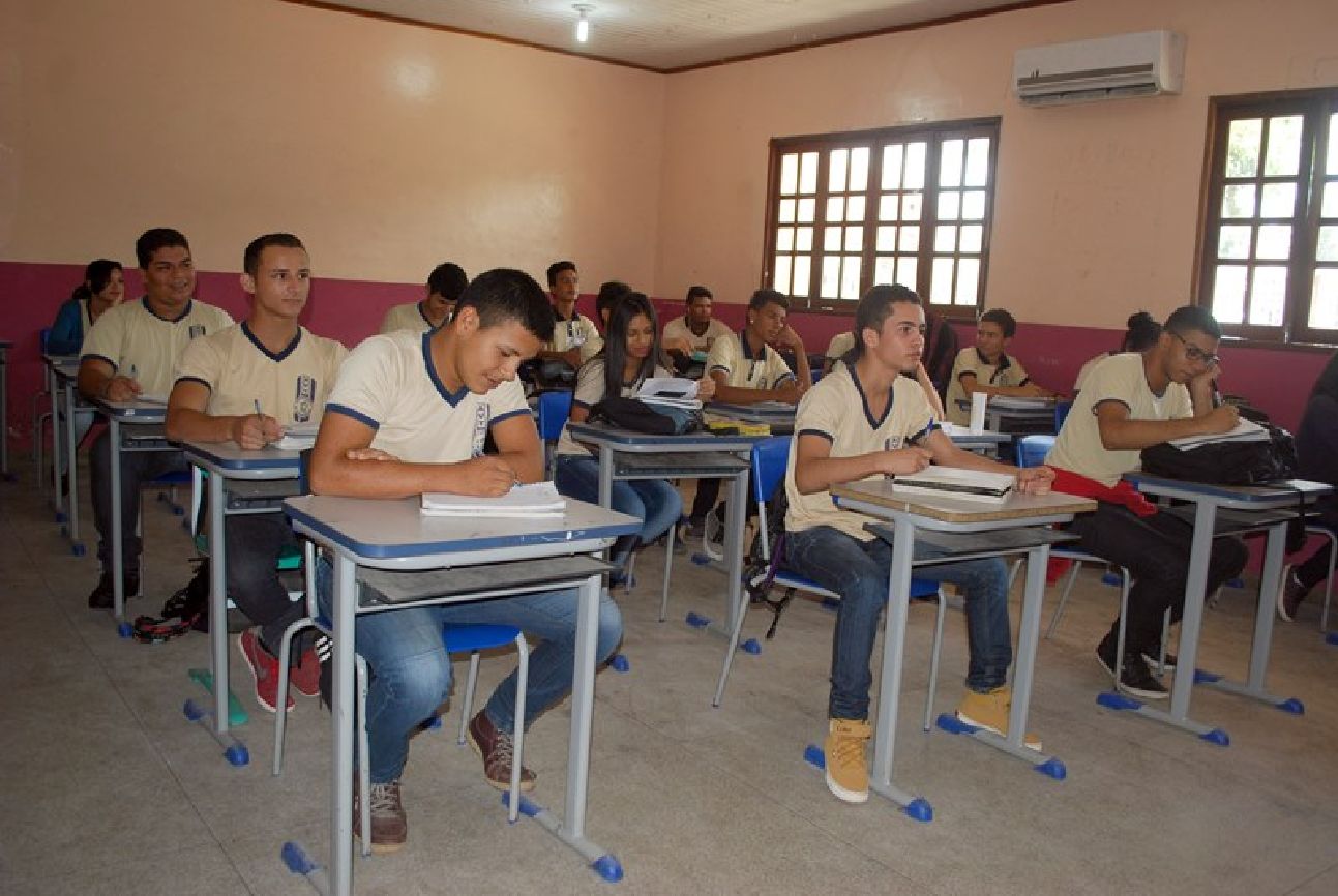 Capacitação aborda guia de aprendizagem, práticas experimentais e orientações pedagógicas