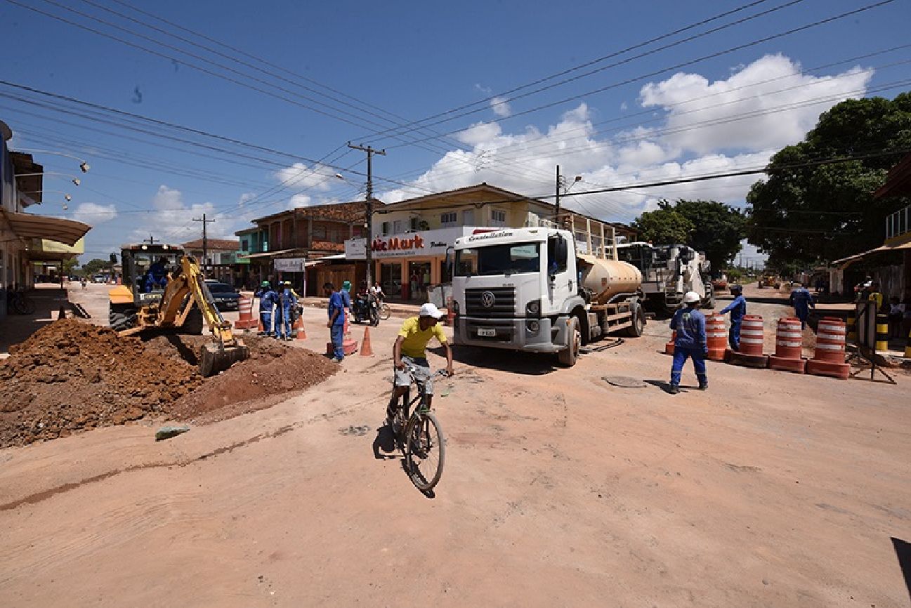 Executadas com recursos do tesouro estadual, as obras de mobilidade urbana de Macapá iniciaram em 2015 e contemplam 53 km de ruas e avenidas de vários bairros da capital