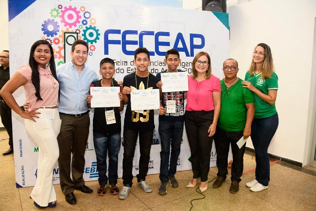 No último dia do evento, foram premiados os alunos com os melhores projetos científicos apresentados na Feceap