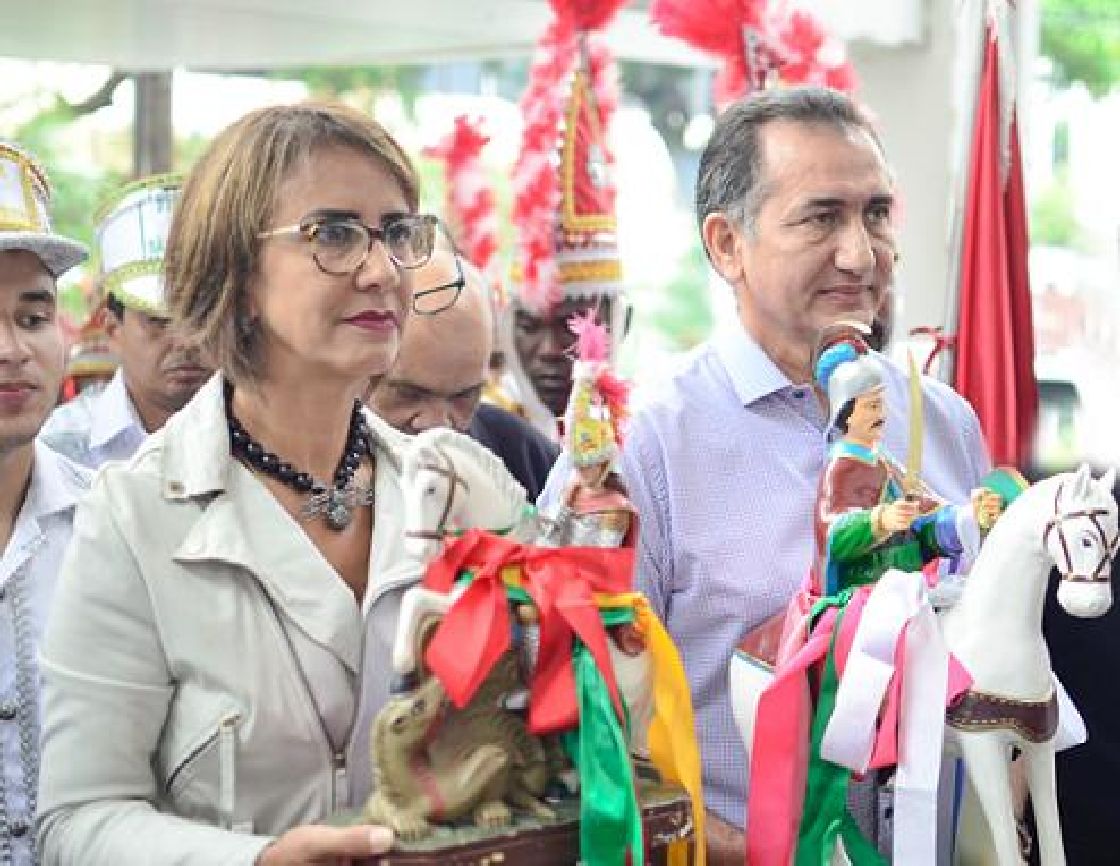 Após a recepção das imagens, uma celebração religiosa foi ministrada no Salão Nobre.