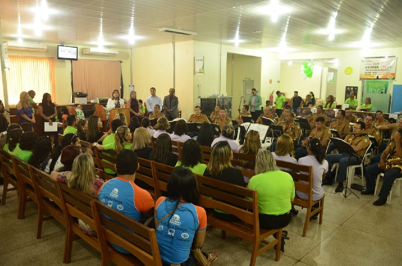 A ação comemorativa contou com a apresentação da banda de música do Corpo de Bombeiros, sessão de beleza e exposições de obras de artes produzidas pelos artistas do Centro de Educação Profissional em Artes Visuais Cândido Portinari.