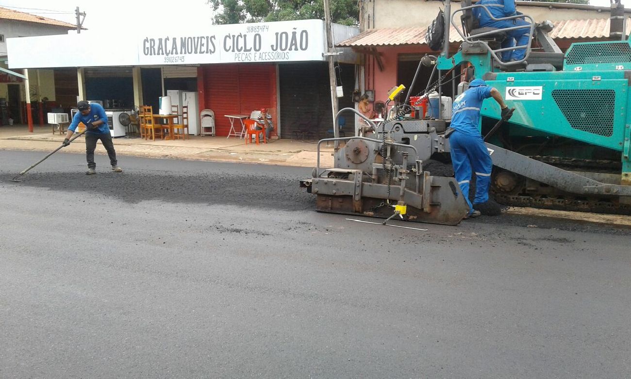 Avenida Sebastião Lamarão, uma das principais do bairro, está 80% pavimentada