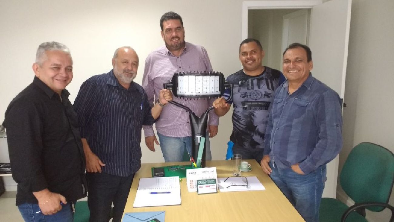Secretário apresentou a tecnologia em LED na iluminação pública e falou das vantagens do produto
