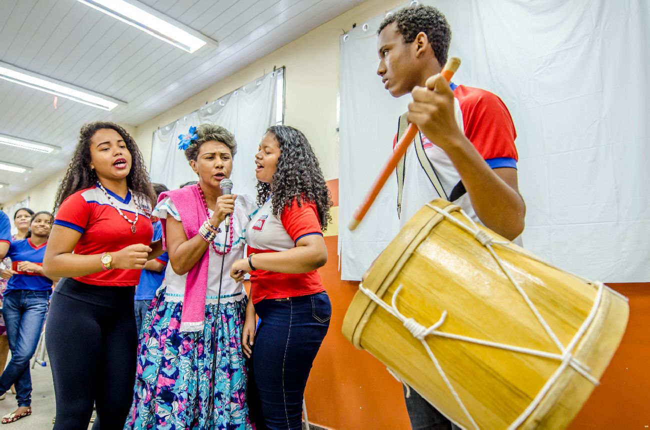 O projeto tem como objetivo disseminar a cultura amapaense por meio da musicalidade para os estudantes.