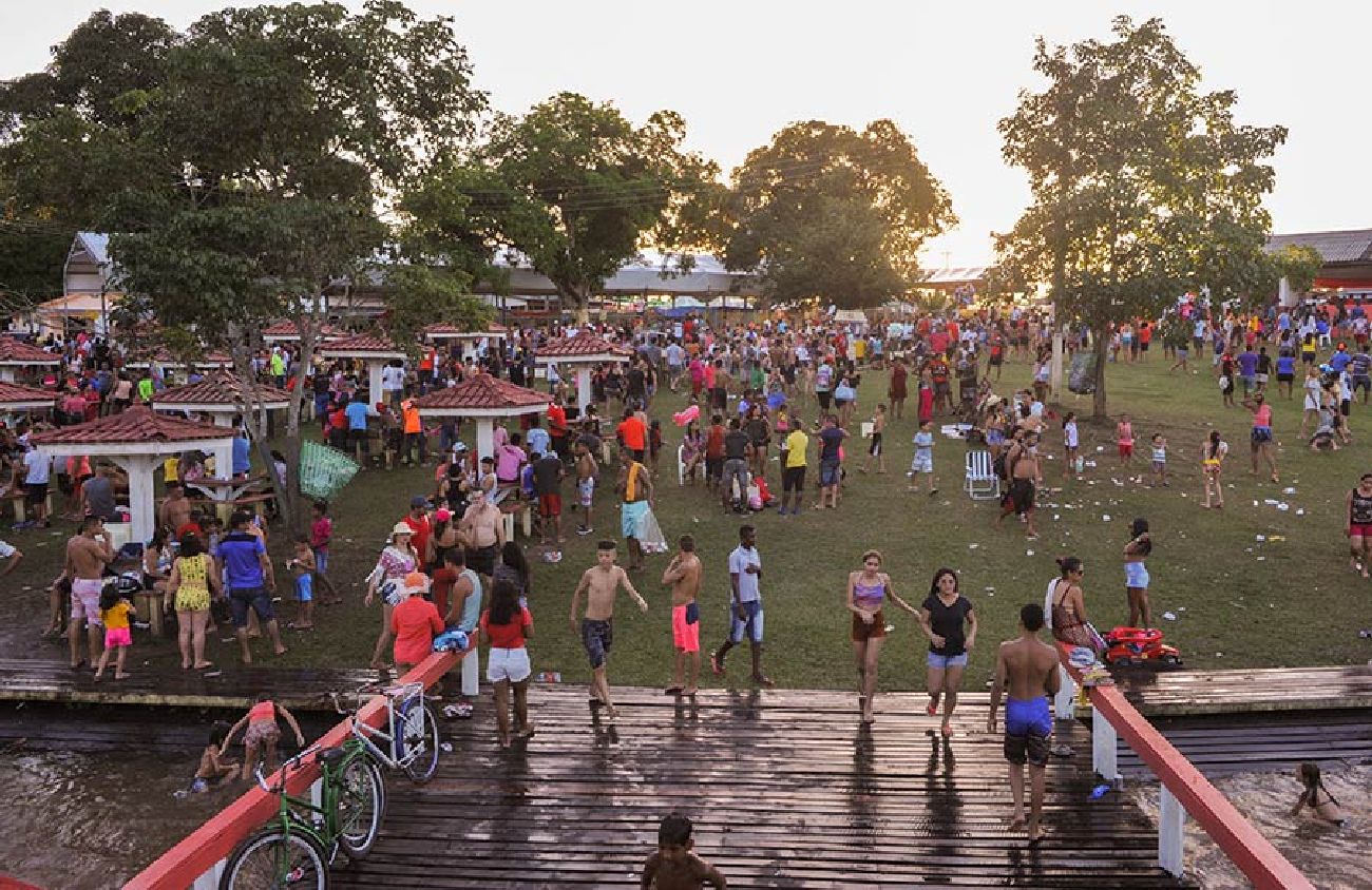 Com o calor intenso, balneário da Vila de Mazagão Velho foi a melhor opção para se refrescar