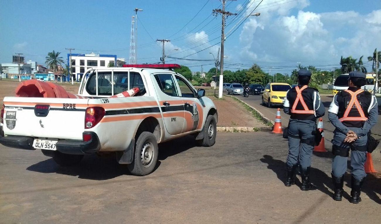 No feriado foram montadas barreiras próximo aos locais onde aconteceram os desfiles cívicos estudantis, em Santana e nas proximidades do Sambódromo. O Batalhão também realizou o controle do tráfego nas regiões.