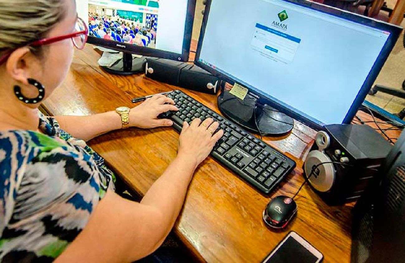 Sites seguem um padrão de identidade visual para facilitar a navegação pelos usuários