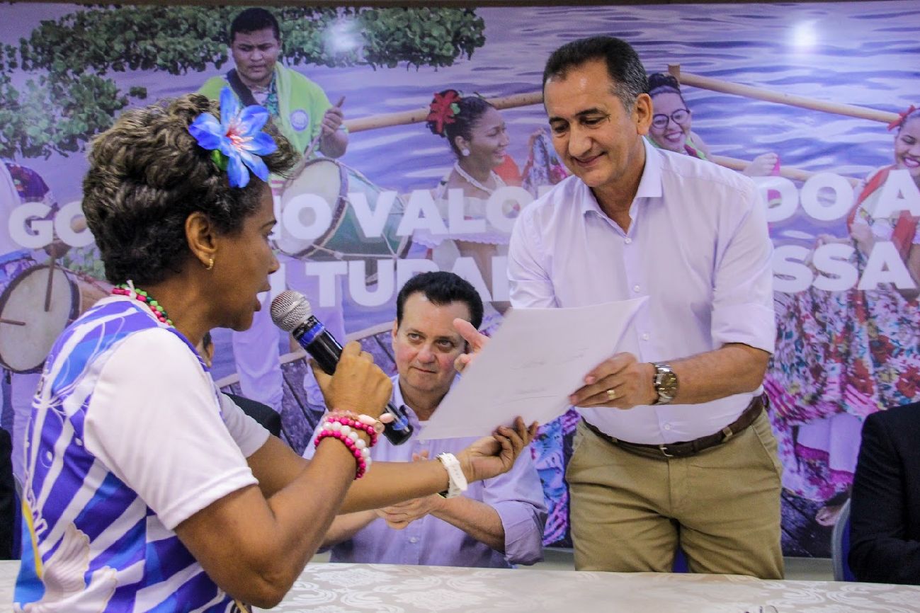 A abertura do evento foi marcada pela entrega da Carta do Marabaixo em alusão ao Dia Estadual do Marabaixo, comemorado neste dia 16 de junho