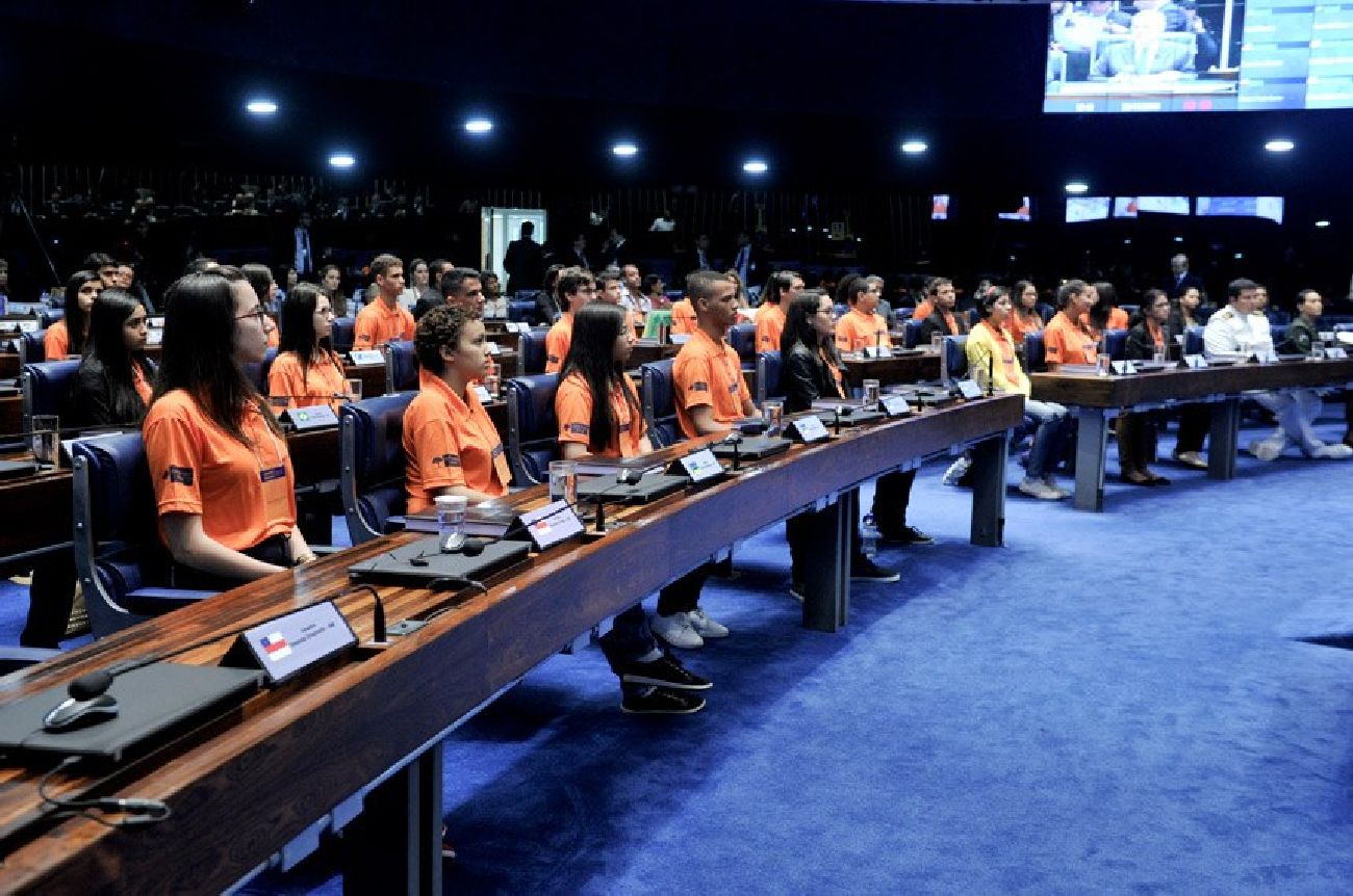 Os estudantes selecionados poderão sugerir assuntos que podem virar projetos de lei no Senado