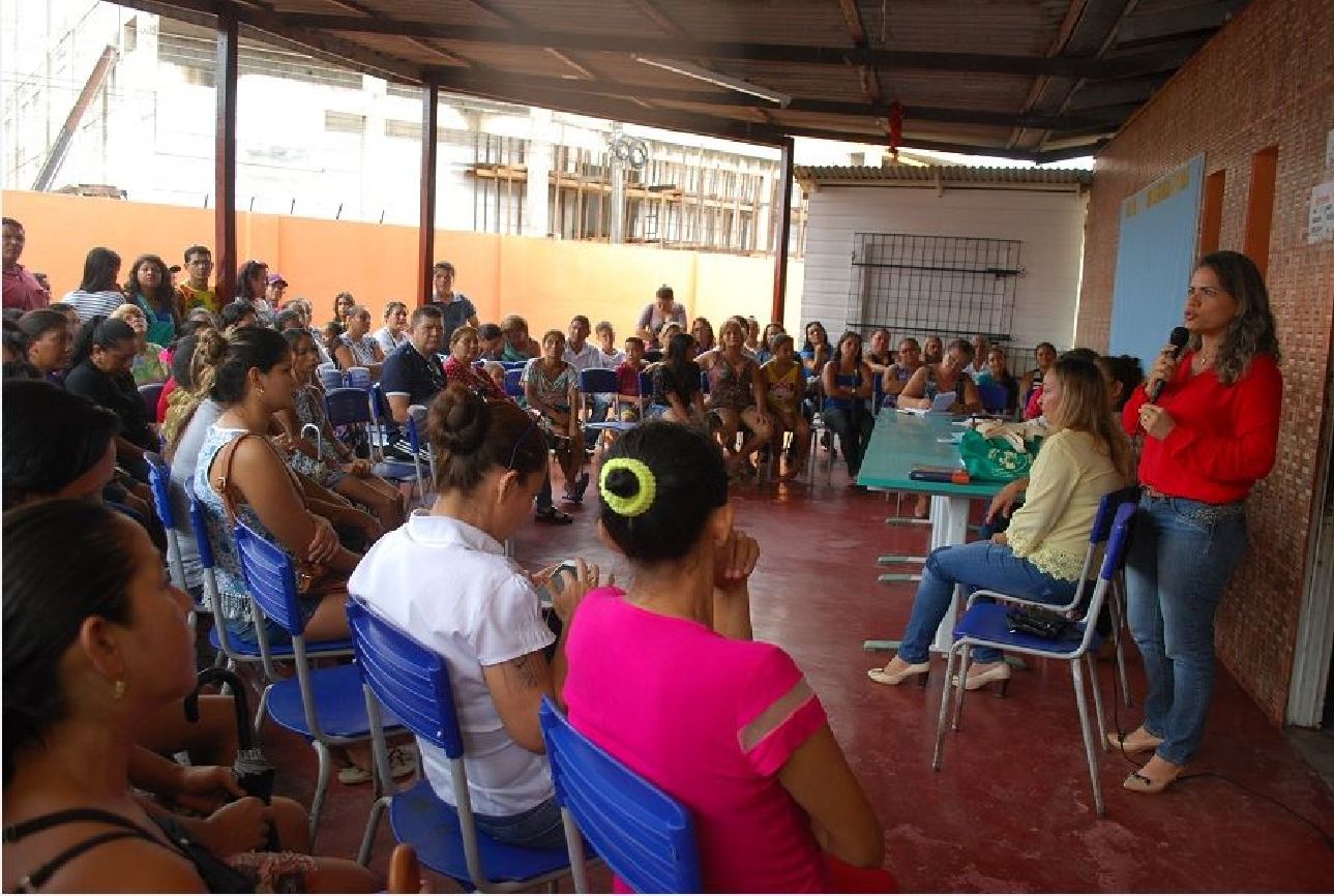 Pais e responsáveis devem se apresentar nas escolas de interesse para o procedimento