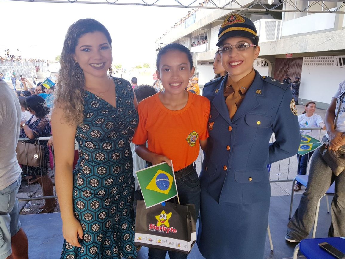 Elaine Rebeca recebeu a premiação na tarde desta quarta-feira, no Sambódromo