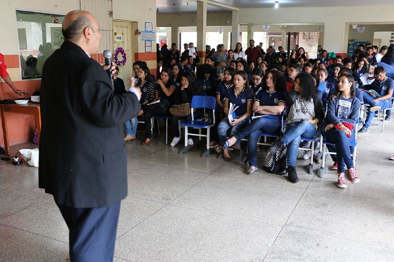 Otni Alencar explicou aos estudantes as medidas de controle e combate à corrupção adotadas pelo Governo do Amapá