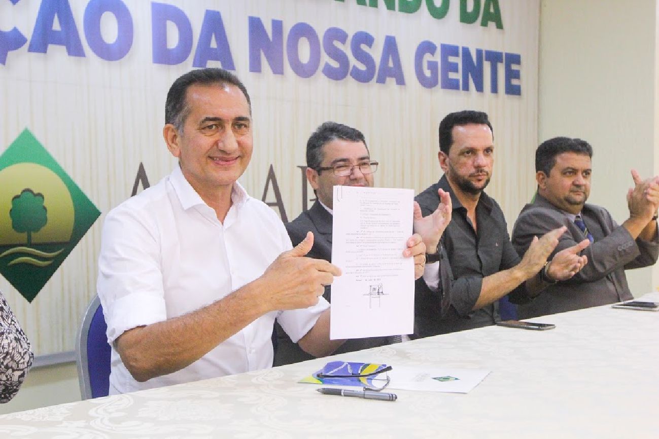 A conquista homologada nesta terça-feira é resultado dos níveis de diálogo e a mesa permanente de negociações com as categorias do funcionalismo público.