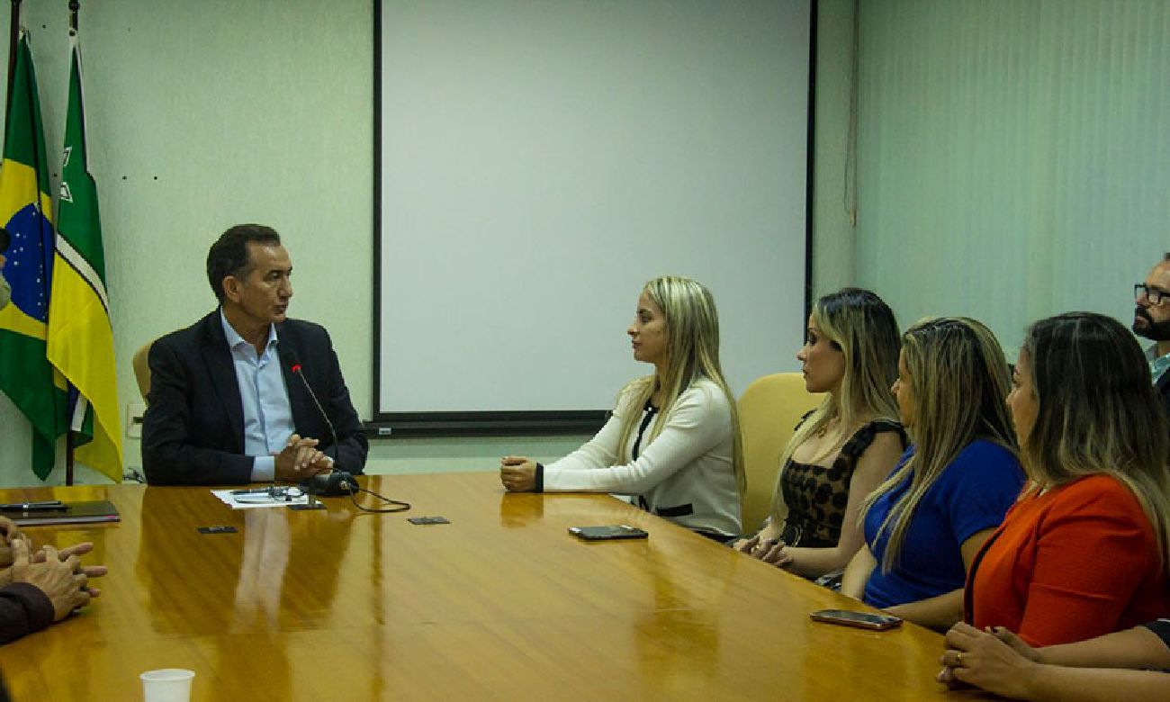 Luciana Araújo foi empossada na tarde desta terça-feira, pelo governador Waldez Góes