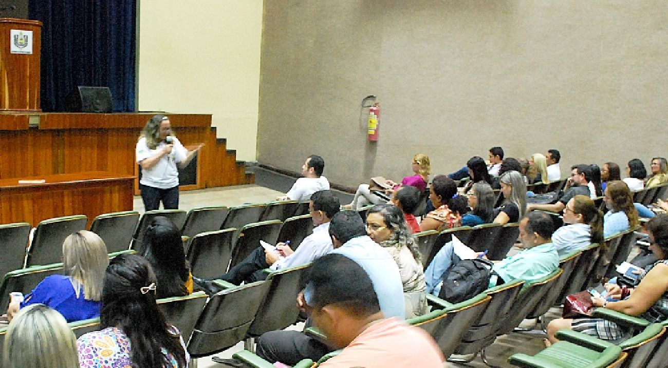 Gestores e secretários escolares serão orientados sobre a importância do seu papel na gestão de pessoas, financeira e pedagógica para que todas as escolas que trabalham a educação especial realizem suas ações com a mesma dinâmica.
