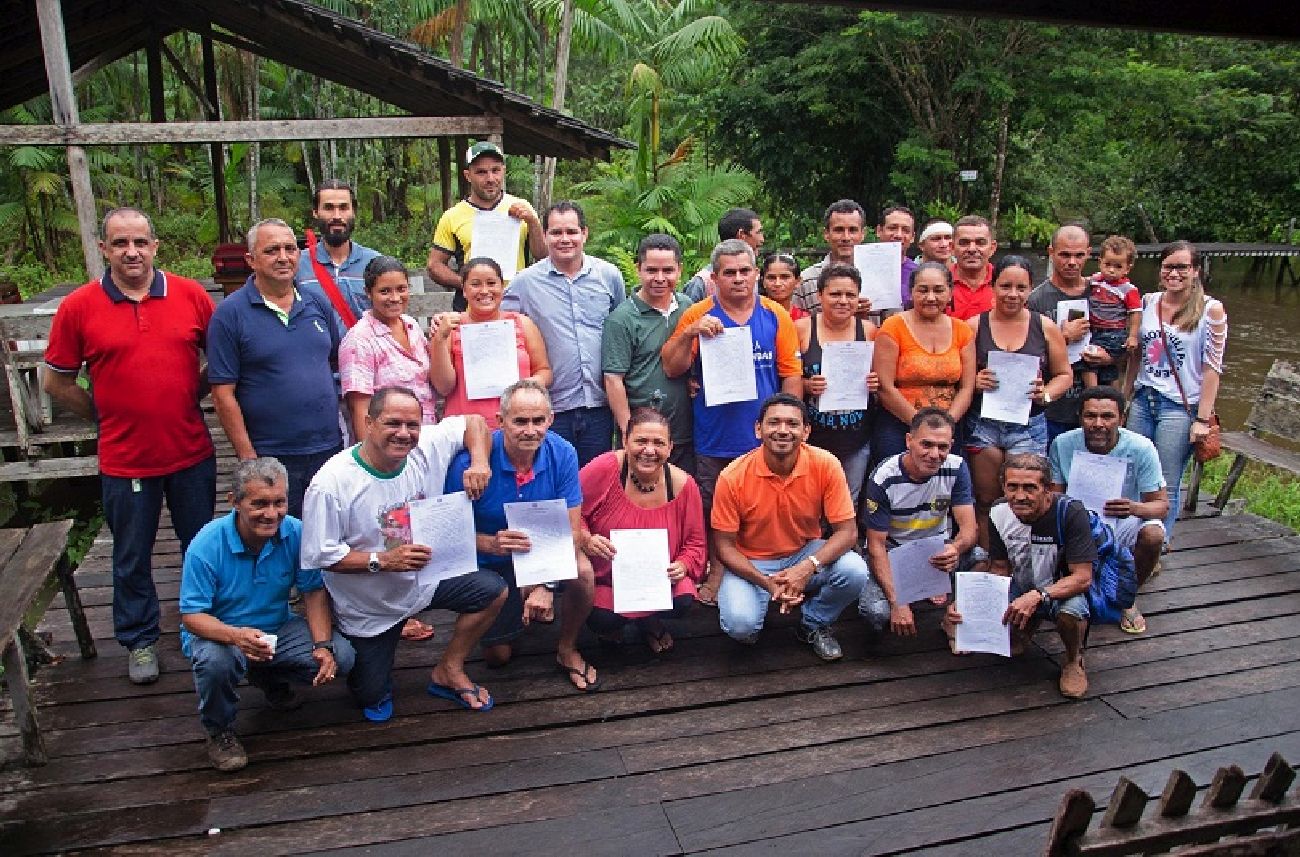 Mais de 70 famílias receberam o documento que permite a exploração na área da Flota em Serra do Navio