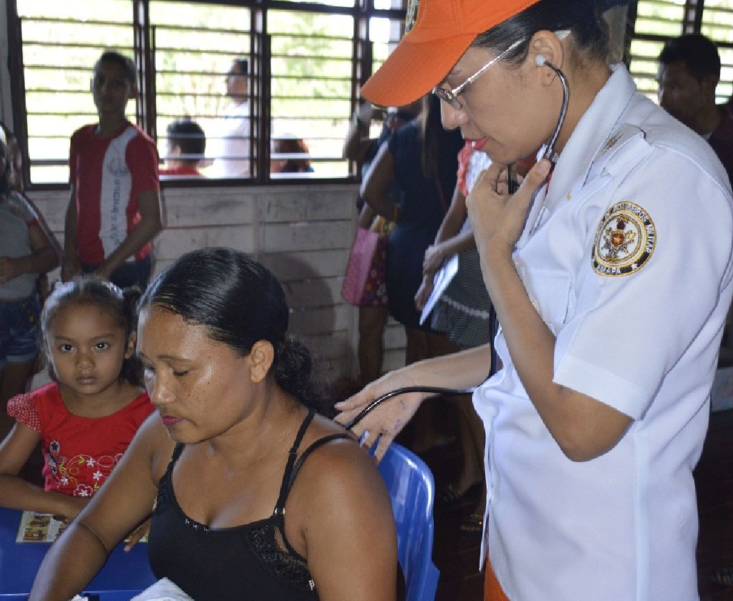 Após as consultas médicas, os pacientes já eram encaminhados à farmácia, para que recebessem gratuitamente o remédio cedido pela Secretaria de Estado de Saúde.
